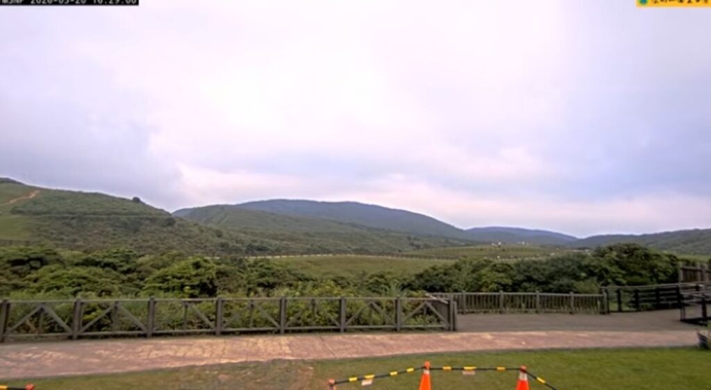 擎天崗打卡熱點走味！野戰桌、鏡頭君都變了　陽管處回應好無奈