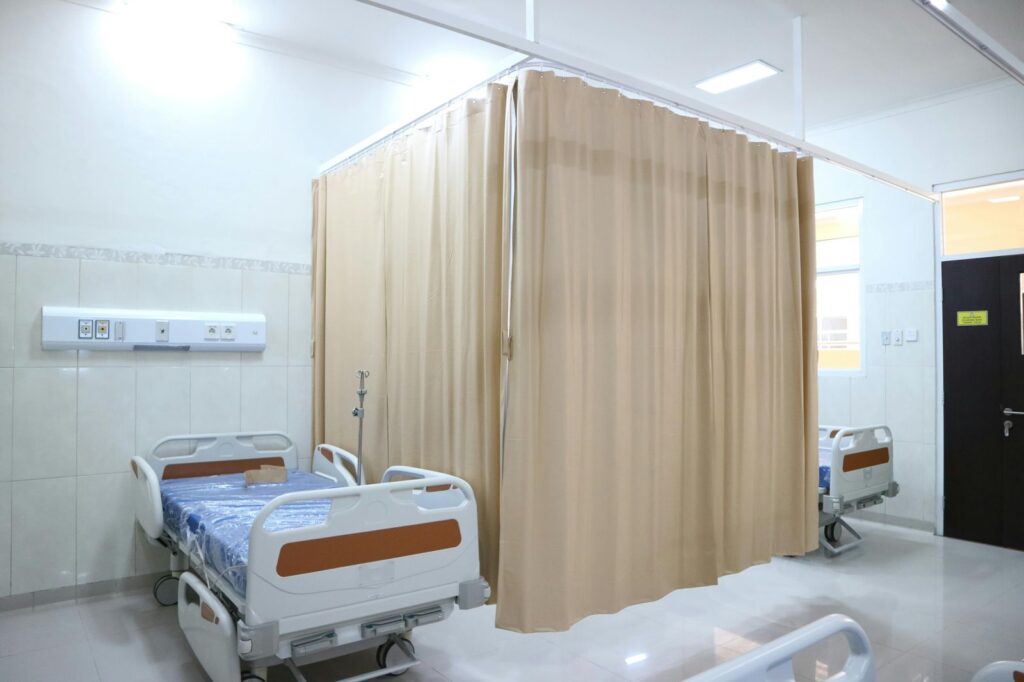 為什麼病房要等這麼久？急診醫痛揭：台灣醫療已窮到「挑病人」　生錯這種病最慘