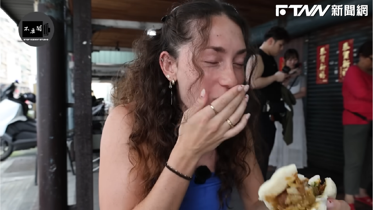 加拿大女孩初嚐刈包竟哭了!來台連吃9天超商 大讚:人生吃過最好吃的包