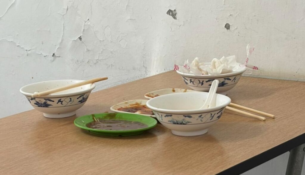 吃飽「用過衛生紙」塞碗裡超沒禮貌？公審文曝光　餐飲員工吐：真是不知人間疾苦