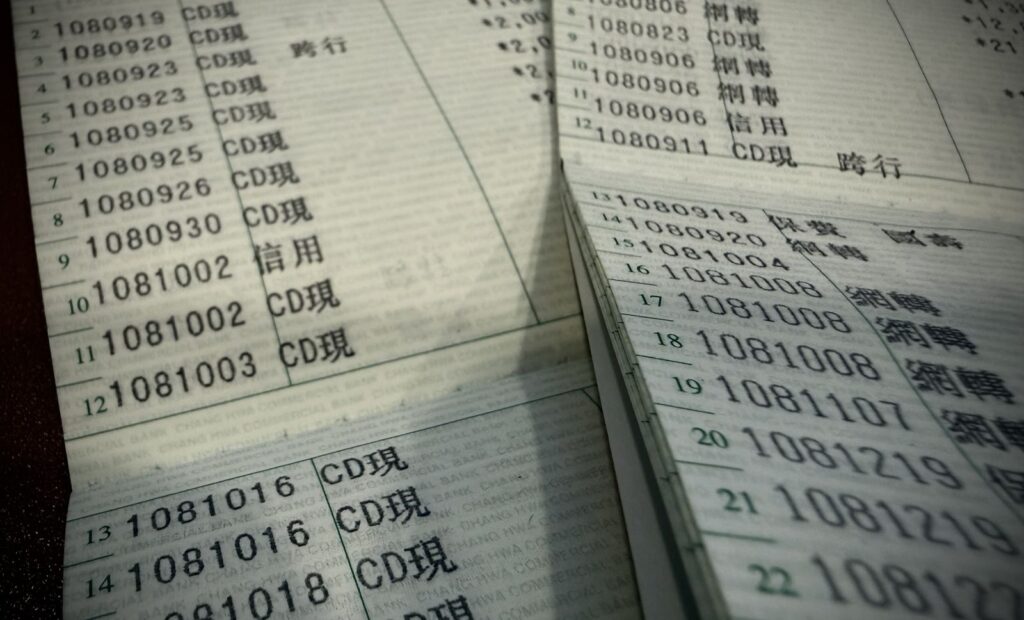 存摺跟「它」放一起慘消磁！　銀行教5大預防妙招：手機非主因