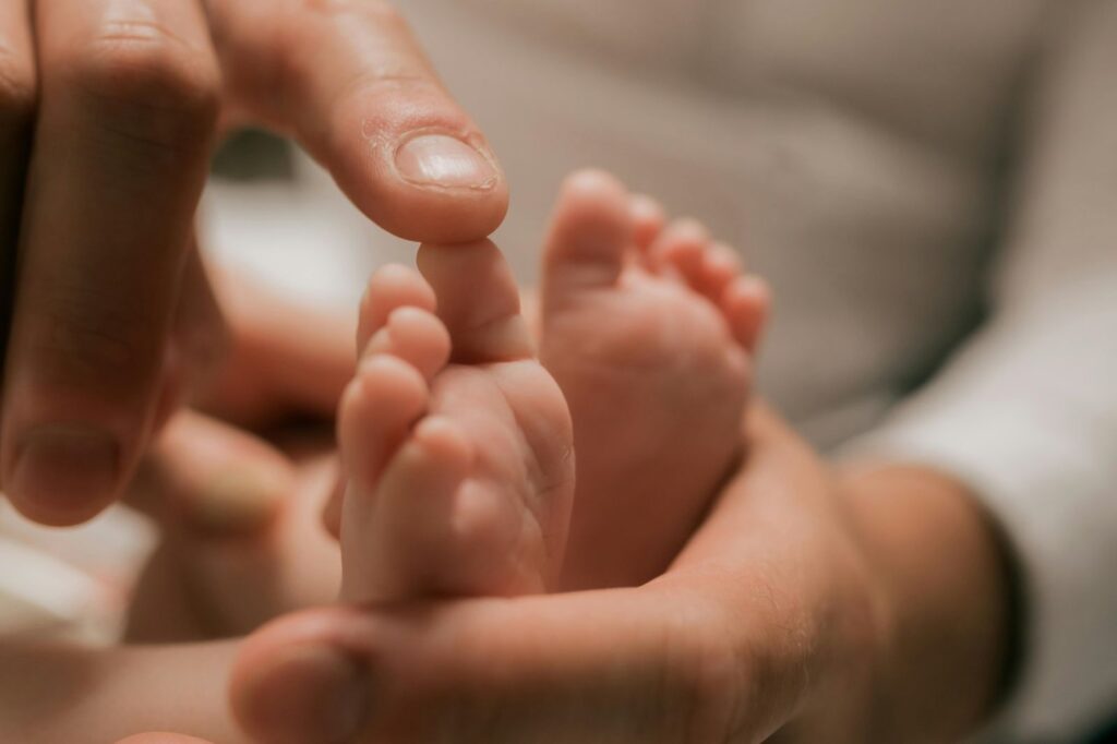 育兒＋成長津貼「能疊加、不排富」！每月最高可領1萬　2申請資格曝光