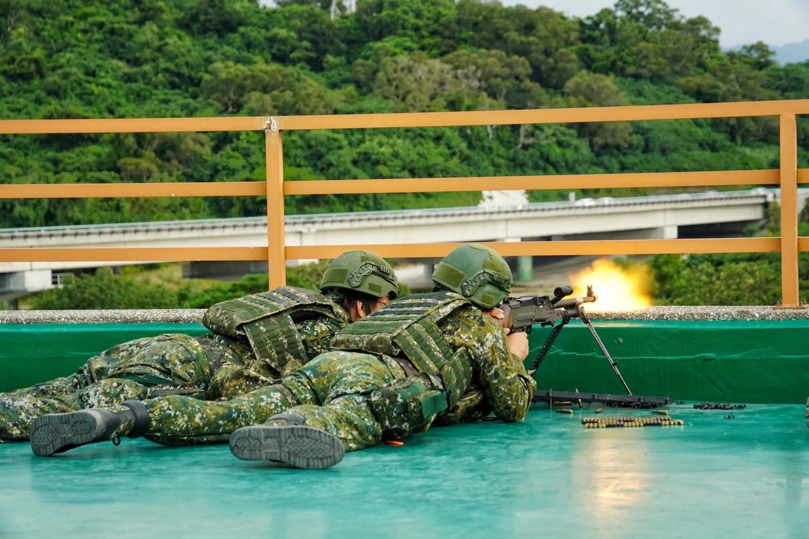 二兵薪水逼近高考公務員!他喊「志願役CP值高」 內行曝最大差異:能接受嗎?