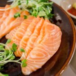 愛吃鮭魚生魚片!女童排便「有東西跑出來」 就醫拉出蠕動活蟲