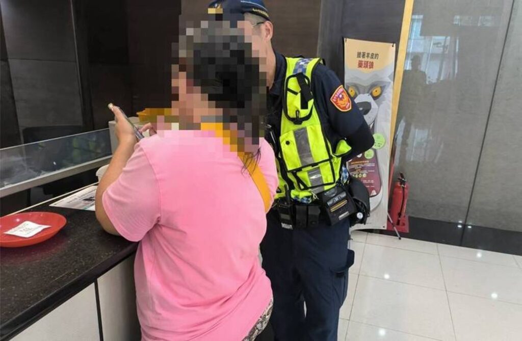 台股熱潮衝上4萬4！台中婦急領200萬「幫友繳稅」　警一查有鬼