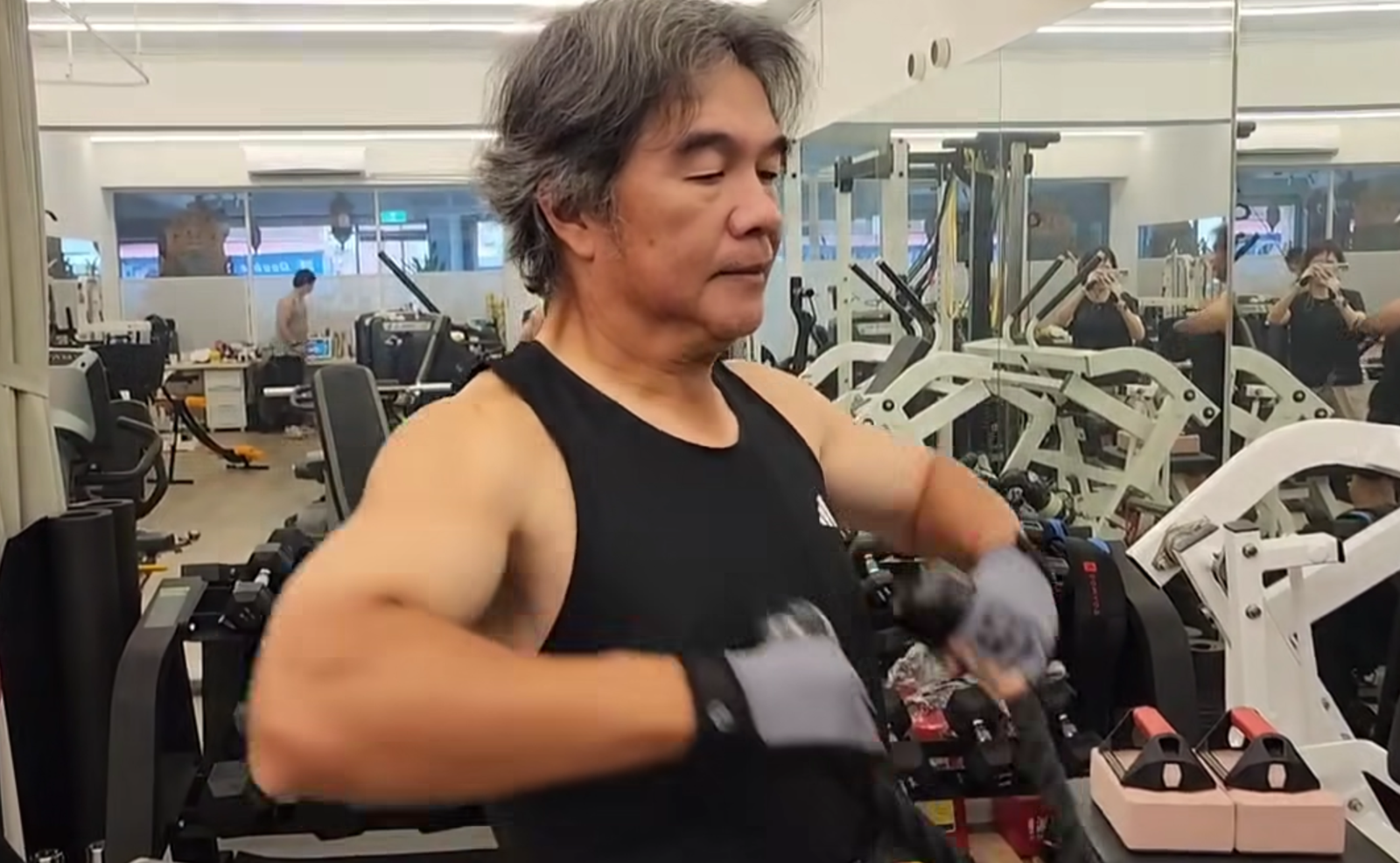 親自驗證「無藥減重」確實可行! 王必勝曬肌肉健身成果引熱議