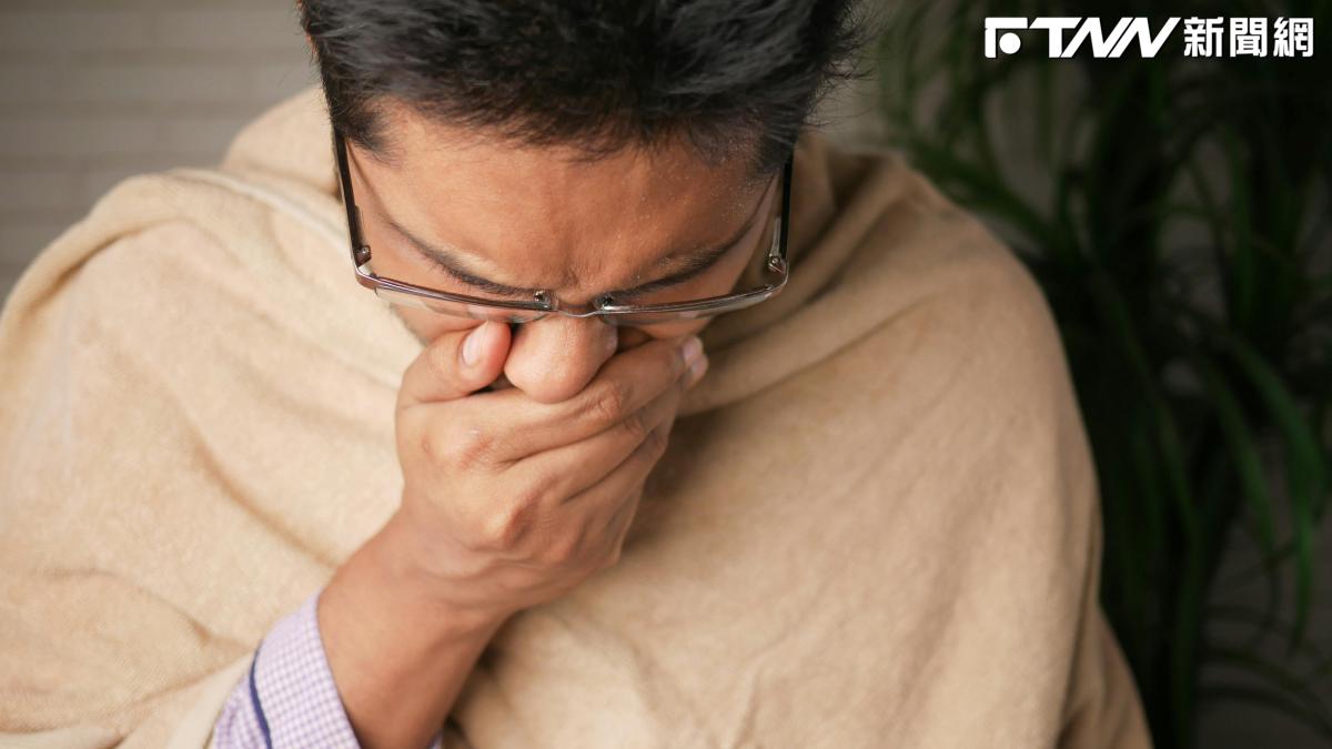 赴日旅遊中神秘感冒！他哀號喉嚨「如刀割般疼痛」　釣出一票苦主：症狀都一樣