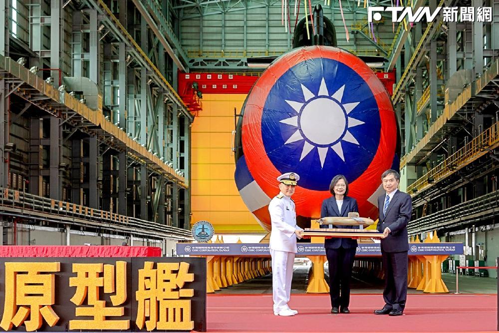 潛艦內幕!林俊憲爆料:「某立委」猛抄機密數據帶出場