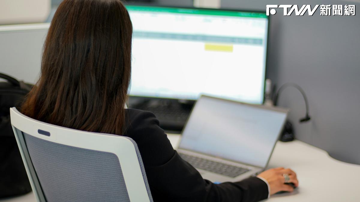 不熟悉Word、Excel!新鮮人不會用只回「學校沒教」 網:這不是藉口