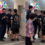 拿垃圾袋裝黃金獵犬闖北捷？飼主失控咆哮「它就是袋」　網心疼：狗都替他覺得丟臉